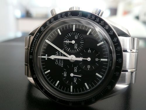 OMEGA SPEEDMASTER MOONWATCH