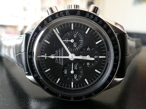 OMEGA SPEEDMASTER MOONWATCH