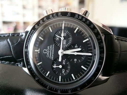 OMEGA SPEEDMASTER MOONWATCH