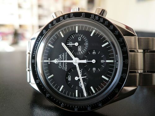 OMEGA SPEEDMASTER MOONWATCH