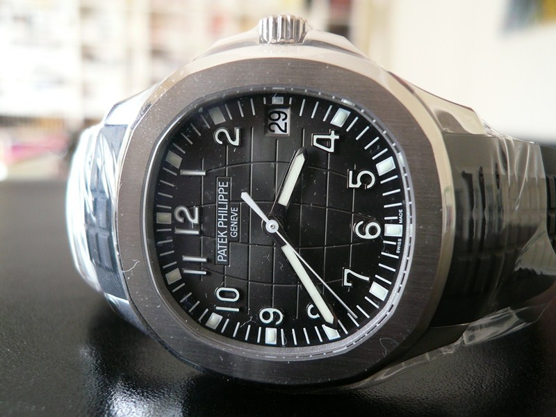 PATEK PHILIPPE AQUANAUT
 	 
