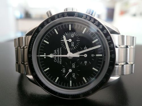 OMEGA SPEEDMASTER MOONWATCH