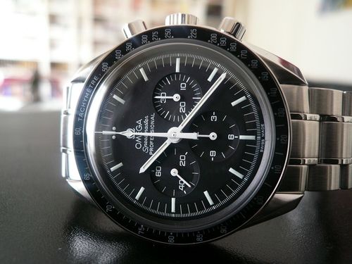 OMEGA SPEEDMASTER MOONWATCH