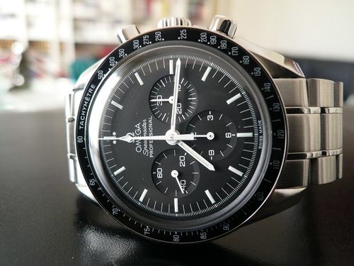 OMEGA SPEEDMASTER MOONWATCH