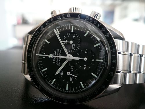 OMEGA SPEEDMASTER MOONWATCH