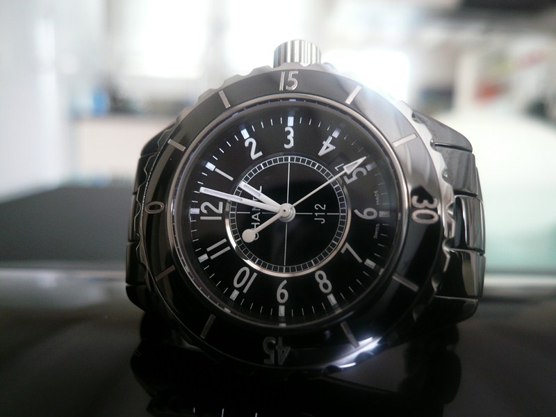 CHANEL J12
 	 
