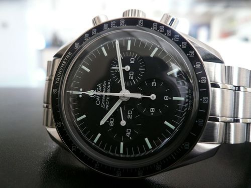 OMEGA SPEEDMASTER MOONWATCH