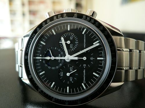 OMEGA SPEEDMASTER MOONPHASE