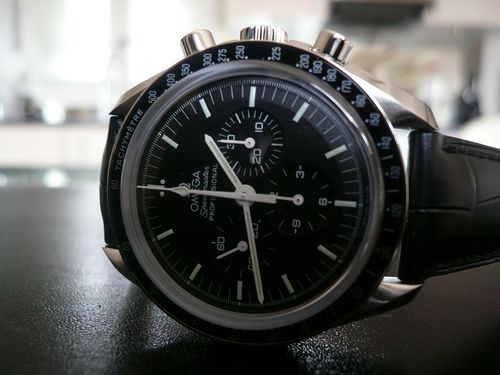 OMEGA SPEEDMASTER MOONWATCH