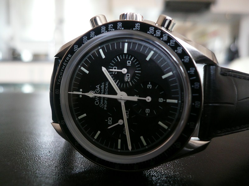 OMEGA SPEEDMASTER MOONWATCH
 	 
