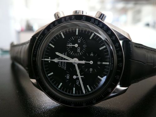 OMEGA SPEEDMASTER MOONWATCH