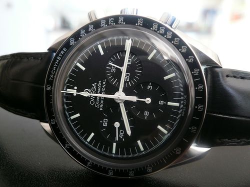 OMEGA SPEEDMASTER MOONWATCH