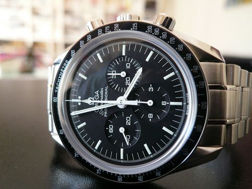 OMEGA SPEEDMASTER MOONWATCH