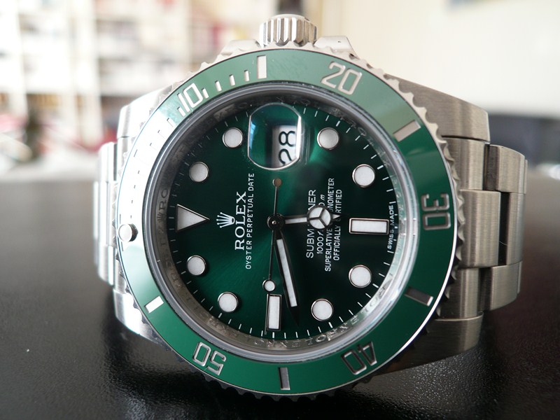 ROLEX SUBMARINER DATE CERAMIQUE LUNETTE VERTE
 	 
