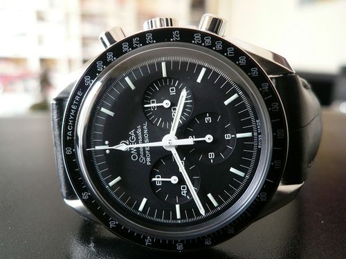 OMEGA SPEEDMASTER MOONWATCH