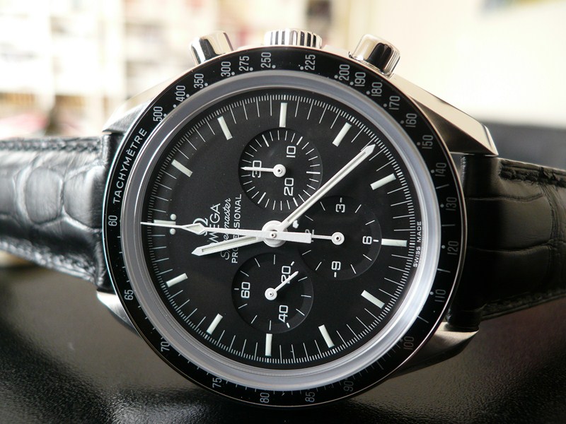 OMEGA SPEEDMASTER MOONWATCH
 	 
