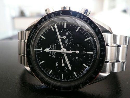 OMEGA SPEEDMASTER MOONWATCH