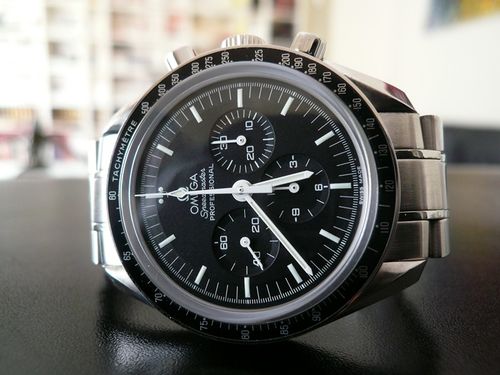 OMEGA SPEEDMASTER MOONWATCH