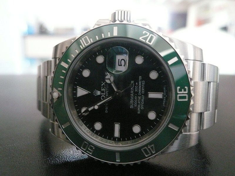 ROLEX SUBMARINER DATE CERAMIQUE LUNETTE VERTE
 	 
