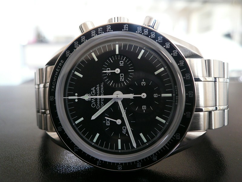 OMEGA SPEEDMASTER MOONWATCH
 	 
