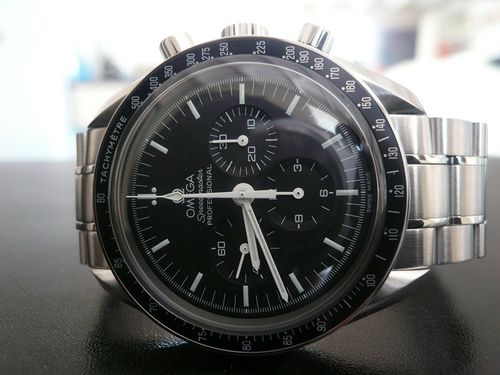 OMEGA SPEEDMASTER MOONWATCH