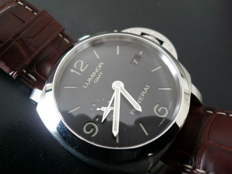 photo n°2 : PANERAI LUMINOR 1950 3 DAYS GMT