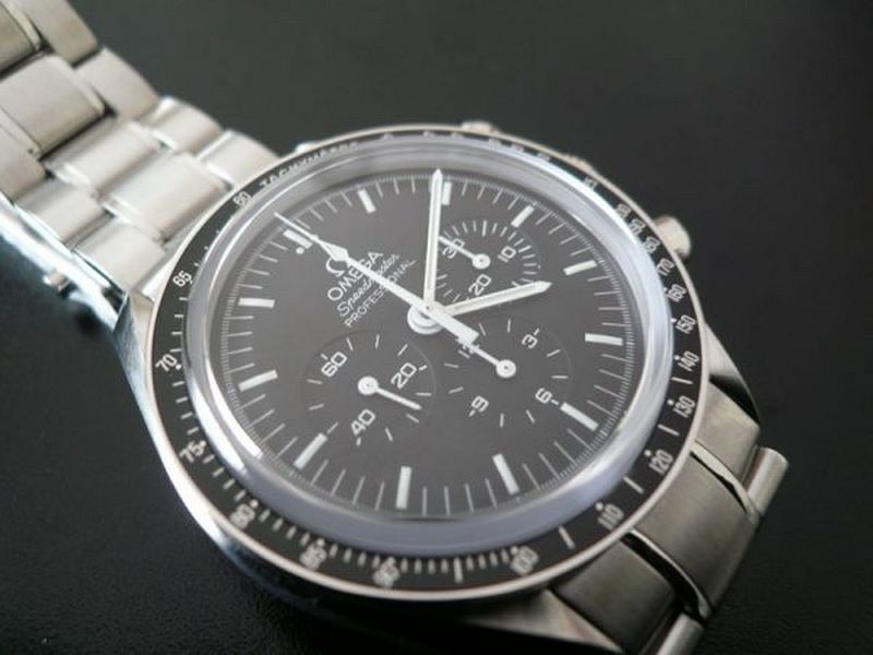 photo n°2 : OMEGA SPEEDMASTER MOONWATCH