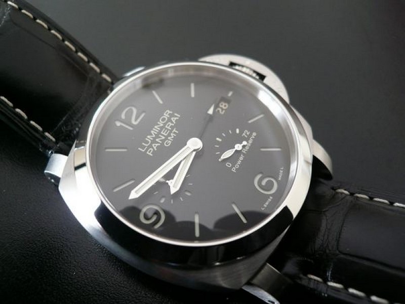 photo n°2 : PANERAI LUMINOR 1950 3 DAYS GMT POWER RESERVE