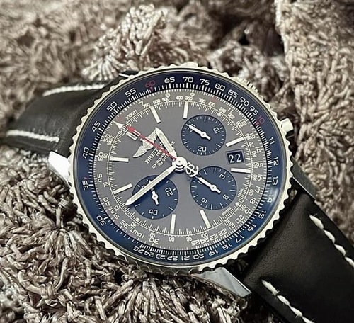 BREITLING NAVITIMER 01 STRATOS