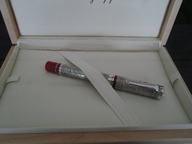 photo n°5 : MONTEGRAPPA FOUNTAIN PEN ROMA AETERNA