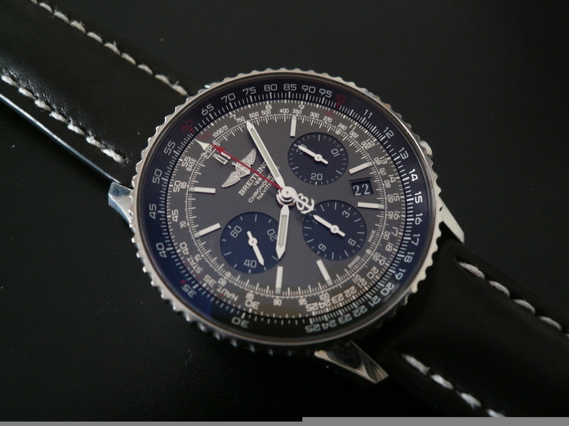 photo n°2 : BREITLING NAVITIMER 01 STRATOS SÉRIE LIMITÉE