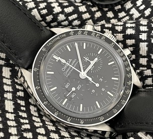 OMEGA SPEEDMASTER MOONWATCH