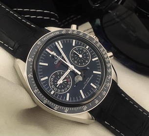 OMEGA SPEEDMASTER MOONPHASE