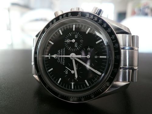 OMEGA SPEEDMASTER MOONWATCH