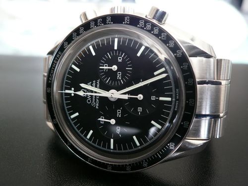 OMEGA SPEEDMASTER MOONWATCH