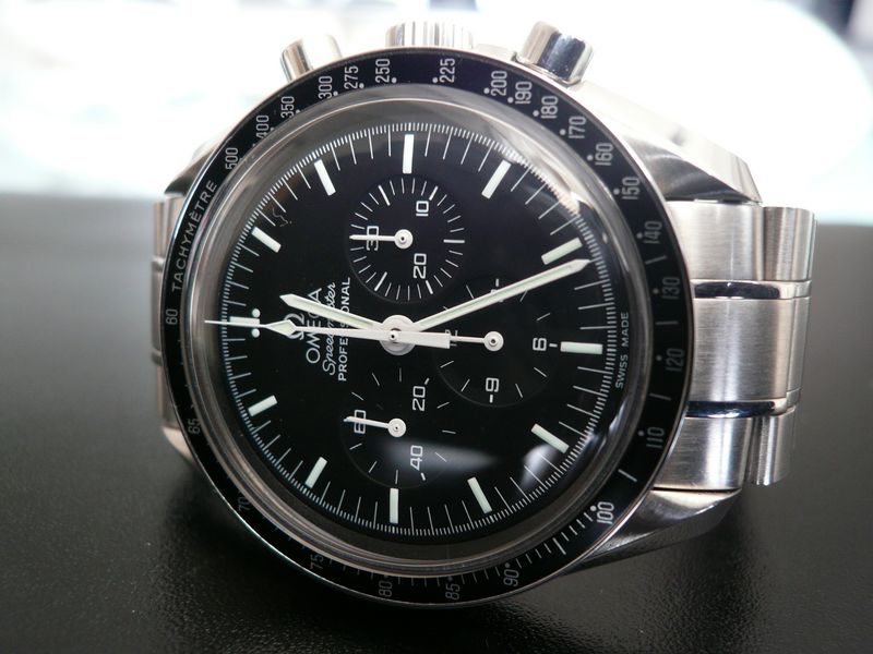 OMEGA SPEEDMASTER MOONWATCH
 	 
