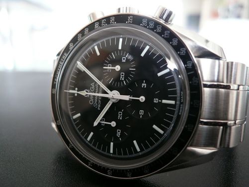 OMEGA SPEEDMASTER MOONWATCH
