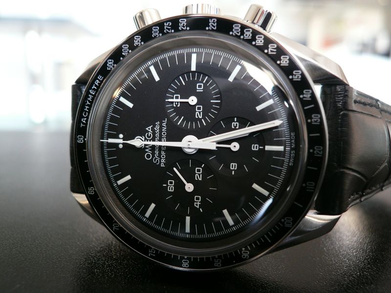 OMEGA SPEEDMASTER MOONWATCH
 	 
