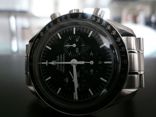 OMEGA SPEEDMASTER MOONWATCH