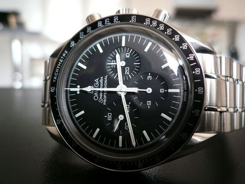 OMEGA SPEEDMASTER MOONWATCH