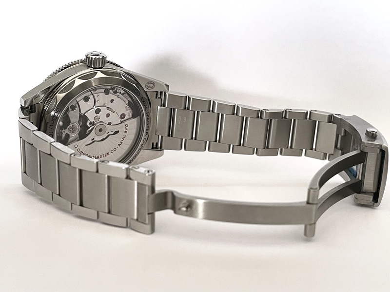 photo n°3 : OMEGA SEAMASTER 300 MASTER CO-AXIAL
