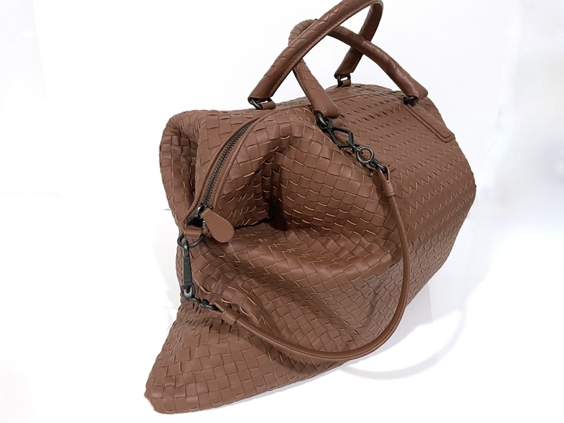 photo n°3 : BOTTEGA VENETA SAC A MAIN INTRECCIATO CONVERTIBLE MAXI