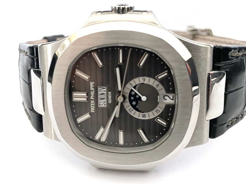 photo n°1 : PATEK PHILIPPE NAUTILUS QUANTIEME ANNUEL