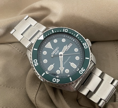 SEIKO 5 SPORTS