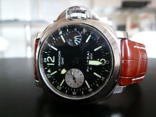 PANERAI LUMINOR GMT