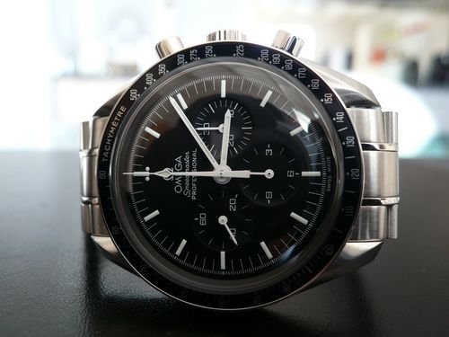 OMEGA SPEEDMASTER MOONWATCH