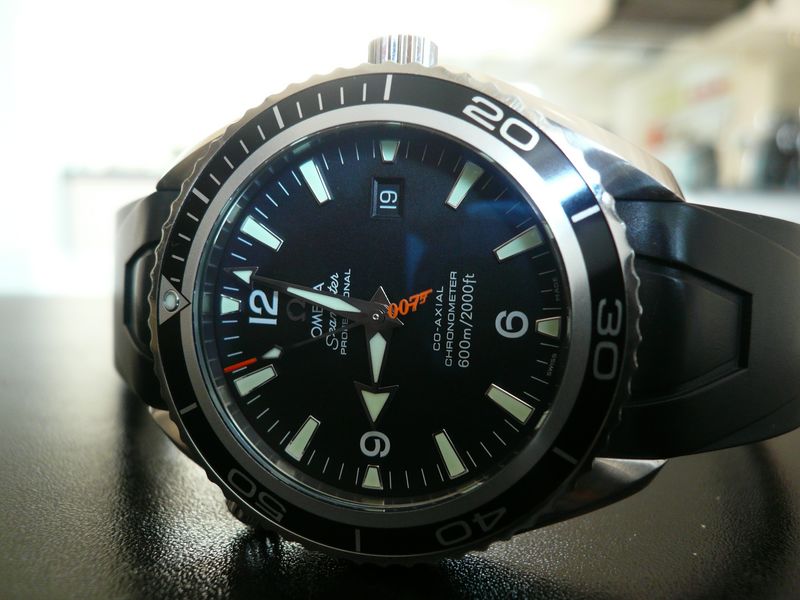 OMEGA SEAMASTER PLANET OCEAN 'CASINO ROYALE'
 	 
