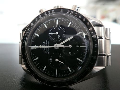 OMEGA SPEEDMASTER MOONWATCH