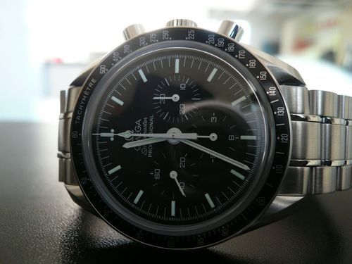 OMEGA SPEEDMASTER MOONWATCH