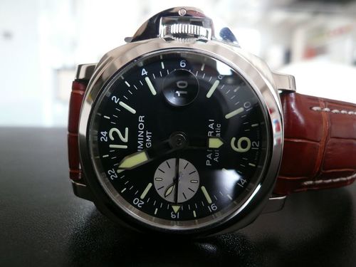 PANERAI LUMINOR GMT